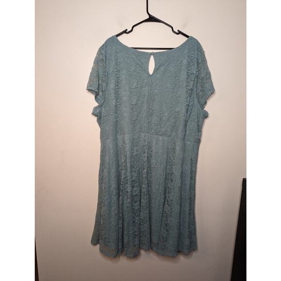 NWT Torrid Turquoise Floral Lace V-neck Skater Dress - Picture 7 of 8